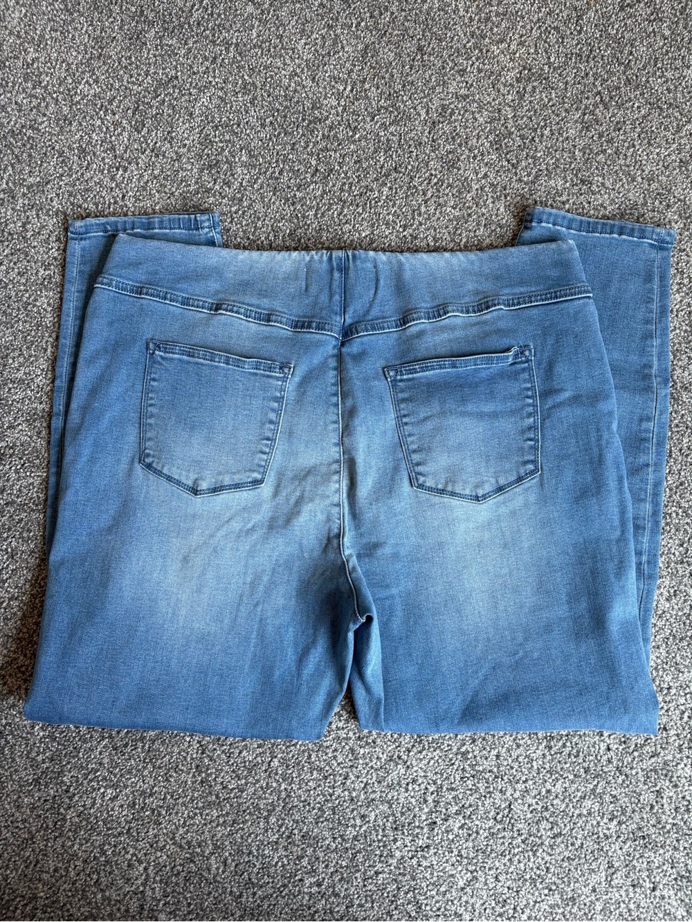 Soft Surroundings Light Wash Pull on Denim Jeans Whiskering Stretchy Size PXL - Picture 8 of 11
